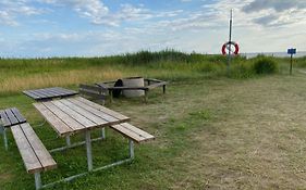Trevlig Och Havsnaera Stuga